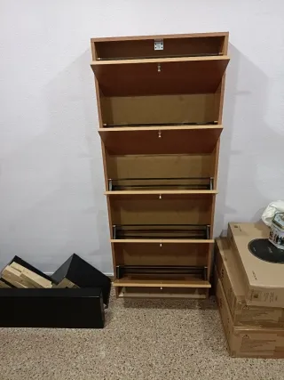 2 Zapateros de madera 5 baldas verticales.
