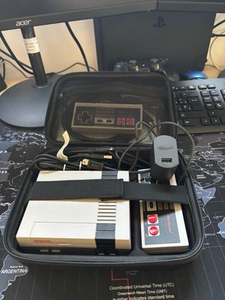 Nintendo NES Classic Edition (Nes Mini) + 2 mandos