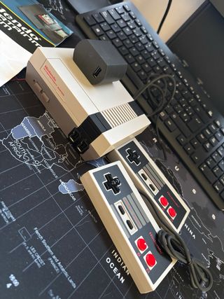 Nintendo NES Classic Edition (Nes Mini) + 2 mandos