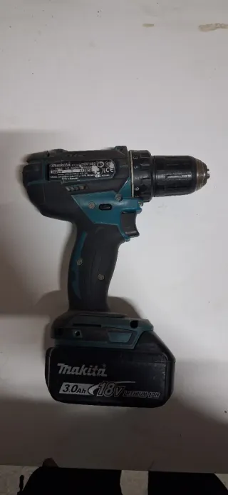 Atornillador Makita. Funciona perfectamente
