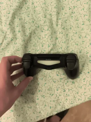 URGENTE, ESCUCHO OFERTAS - 3 juegos PS4 + Mando