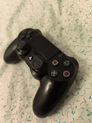 URGENTE, ESCUCHO OFERTAS - 3 juegos PS4 + Mando