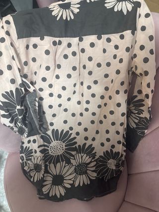 Camisa algodón estampado flores y lunares