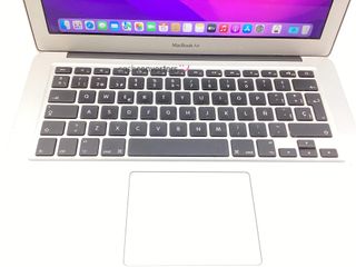 portatil apple apple macbook air core i5 1.8 13 (2017) (a1466)