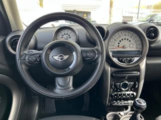 MINI MINI Countryman One D 66 kW (90 CV)