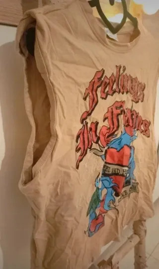 Camiseta NUEVA BERSHKA TALLA M