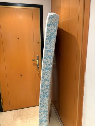 Base de cama metálica con somier