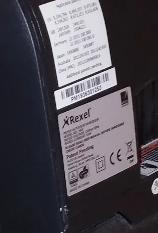 Trituradora de papel Rexel negra