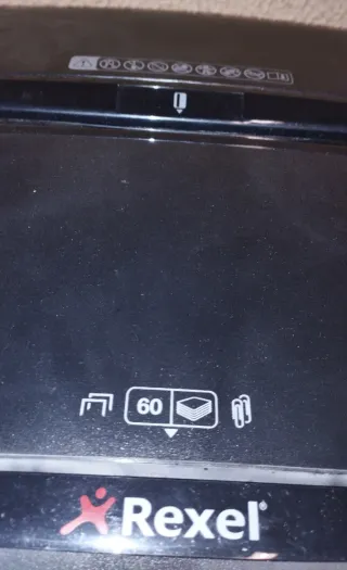 Trituradora de papel Rexel negra