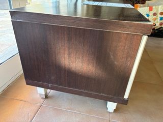 Mueble bajo de baño beige y marrón