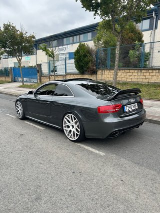 Audi RS5 2011