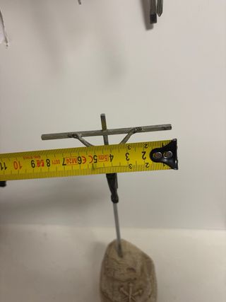 Crucifijo de sobremesa con base de piedra