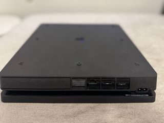 Consola PS4 Negra + Mando y Cables Modelo Slim 1TB