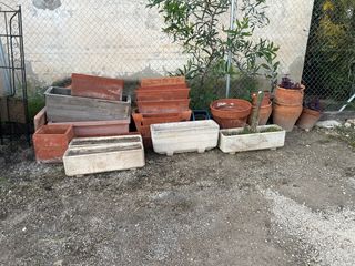 Maceteros de barro y piedra
