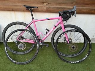 Bici Gravel Trek Crockett Rosa