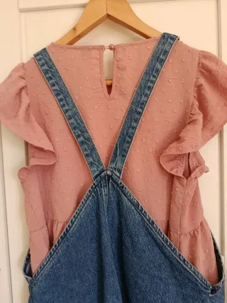 Conjunto Top Rosa y Peto Vaquero Bordado