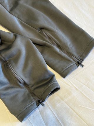 Pantalón chándal Adidas gris