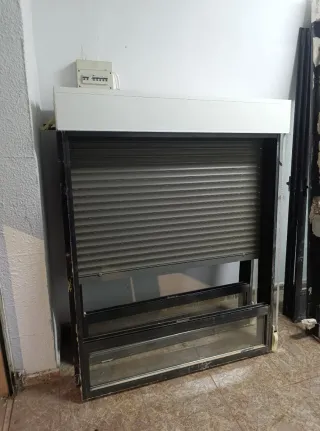 Conjunto de ventanas y puertas