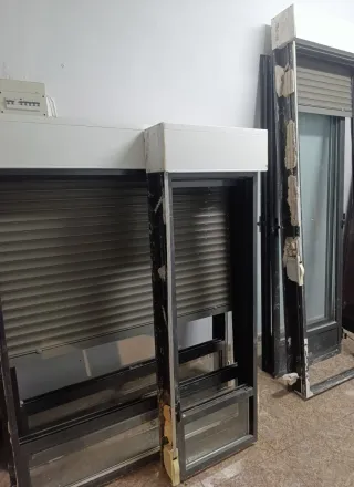 Conjunto de ventanas y puertas