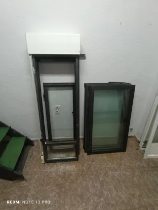 Conjunto de ventanas y puertas