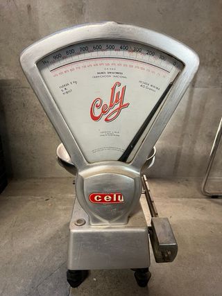 Báscula Antigua Cely