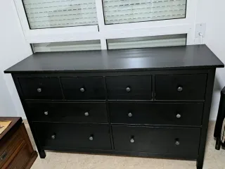 Cómoda de madera negro