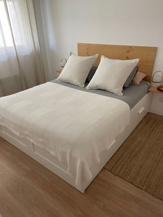 Cama doble con cajones