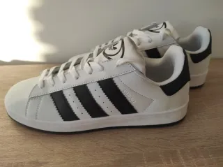 Adidas Campus Blancas y Negras Talla 43