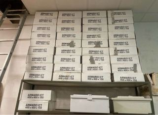 Material eléctrico y mobiliario por jubilación