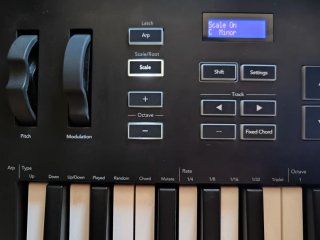 Teclado MIDI Novation Launchkey 37 MK3