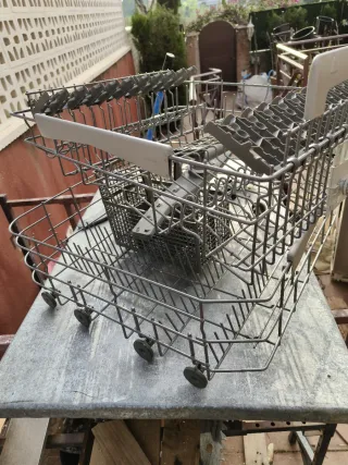 Cestos y guías lavavajillas AEG 50874