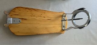 Jamonero de madera y metal