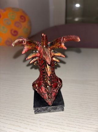 Statuetta testa drago rosso