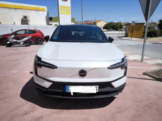 Volvo EX30 2025 PLUS range extended