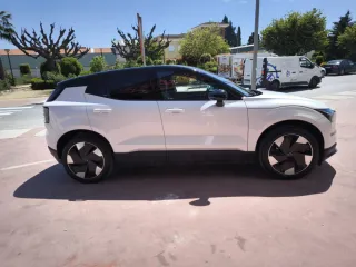 Volvo EX30 2025 PLUS range extended