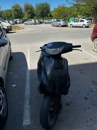 Kymco ZX 49cc Scooter Negra