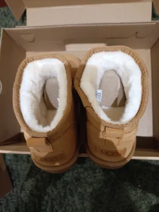 Botas  forradas beige con caja