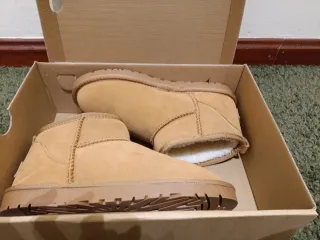 Botas  forradas beige con caja