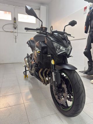 Kawasaki Z800 Negra 31.500 km
