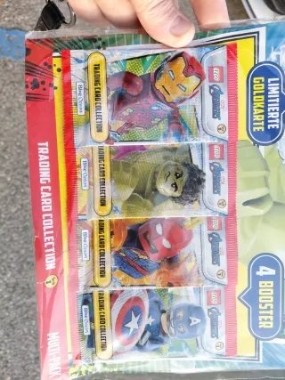 Lego Avengers - 4 Booster + 1 Gold Card