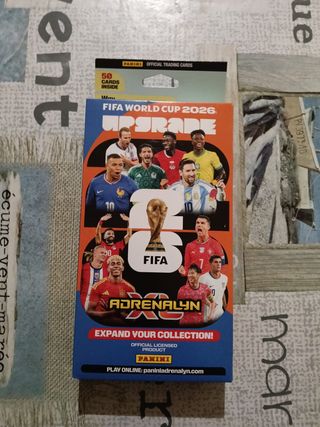 Caja Panini FIFA World Cup 2026 Adrenalyn Upgrade