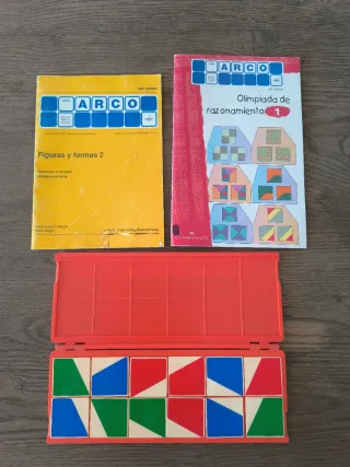 mini arco con dos libros