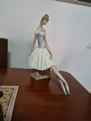 Figura bailarina Nao