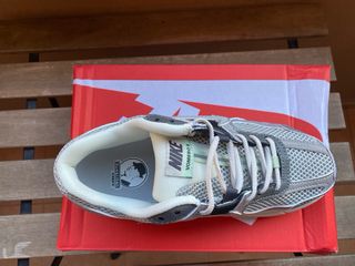 Zapatillas Nike Vomero 5 Grises y Blancas