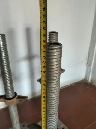 Juego de 4 puntales metálicos ajustables