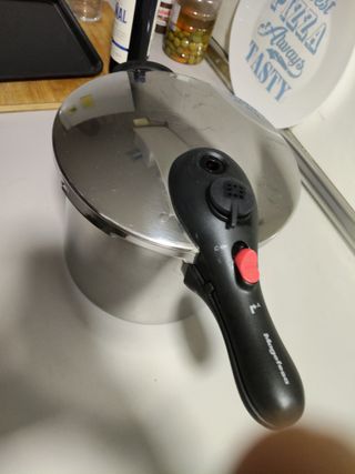 Olla a Presión Magefesa 7.5L