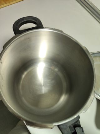 Olla a Presión Magefesa 7.5L