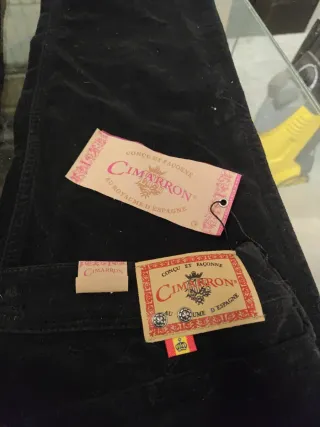 Pantalón Negro Corduroy Talla 31