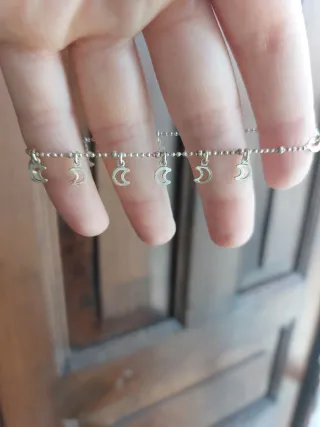 Pulsera de plata con lunitas