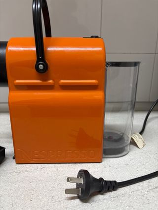Cafetera Nespresso Naranja